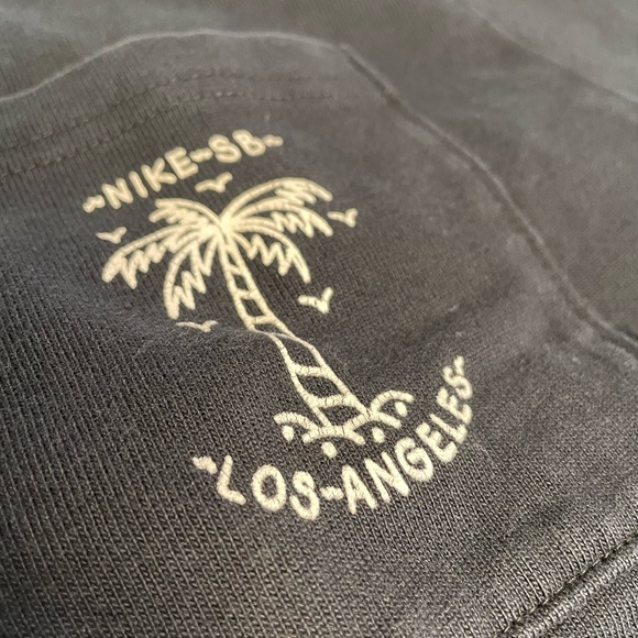 Nike SB LA size medium shirt - Picture 2 of 4